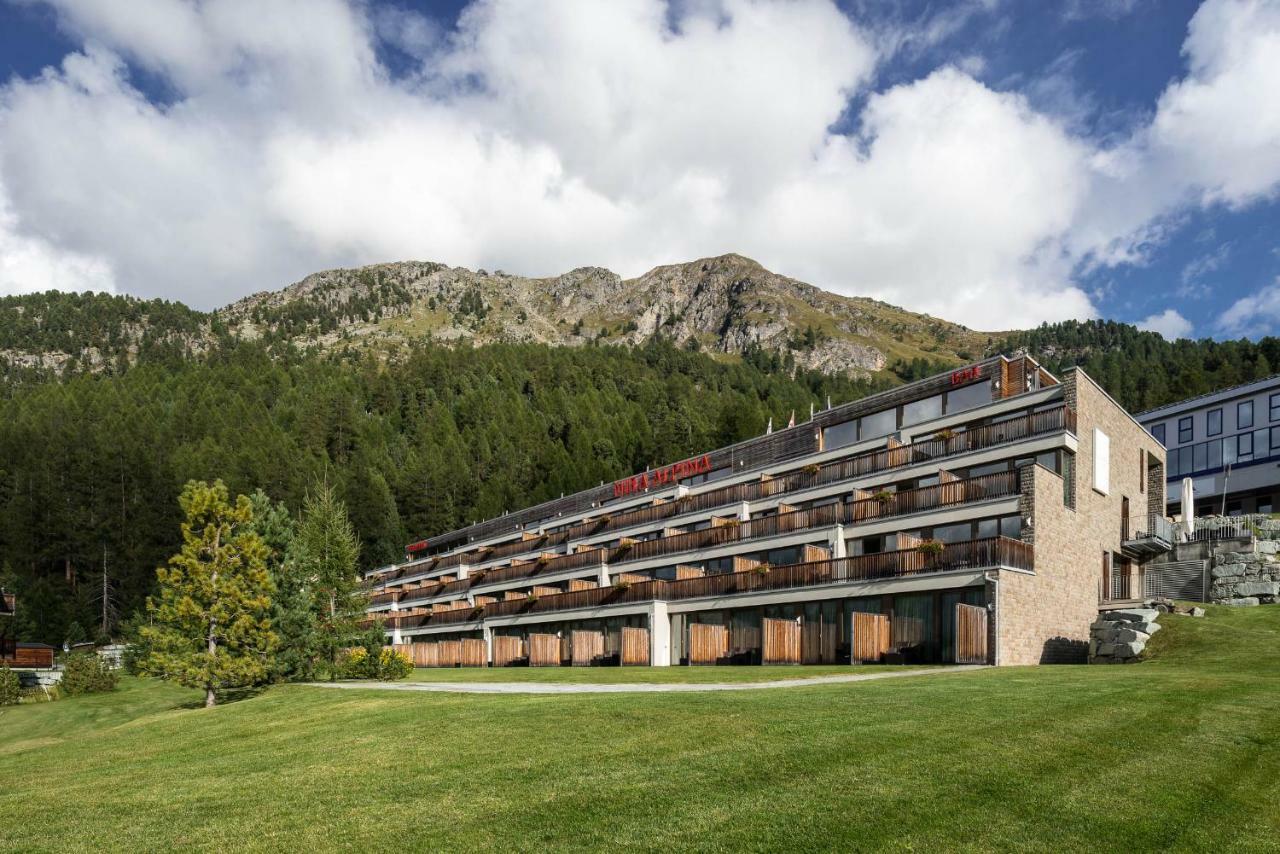 Nira Alpina Hotel 4*